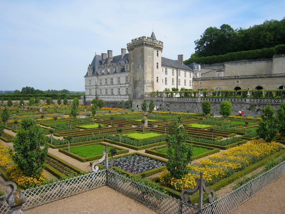 garden-of-love-at-chteau-de-villandry-most-romantic-gardens-in_modern-house-plans.jpg